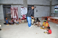 Food-Distribution-on-Guru-Poornima-16-07-19 (13)