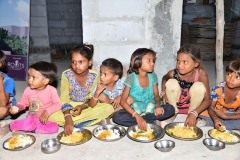 Food-Distribution-on-Guru-Poornima-16-07-19 (16)